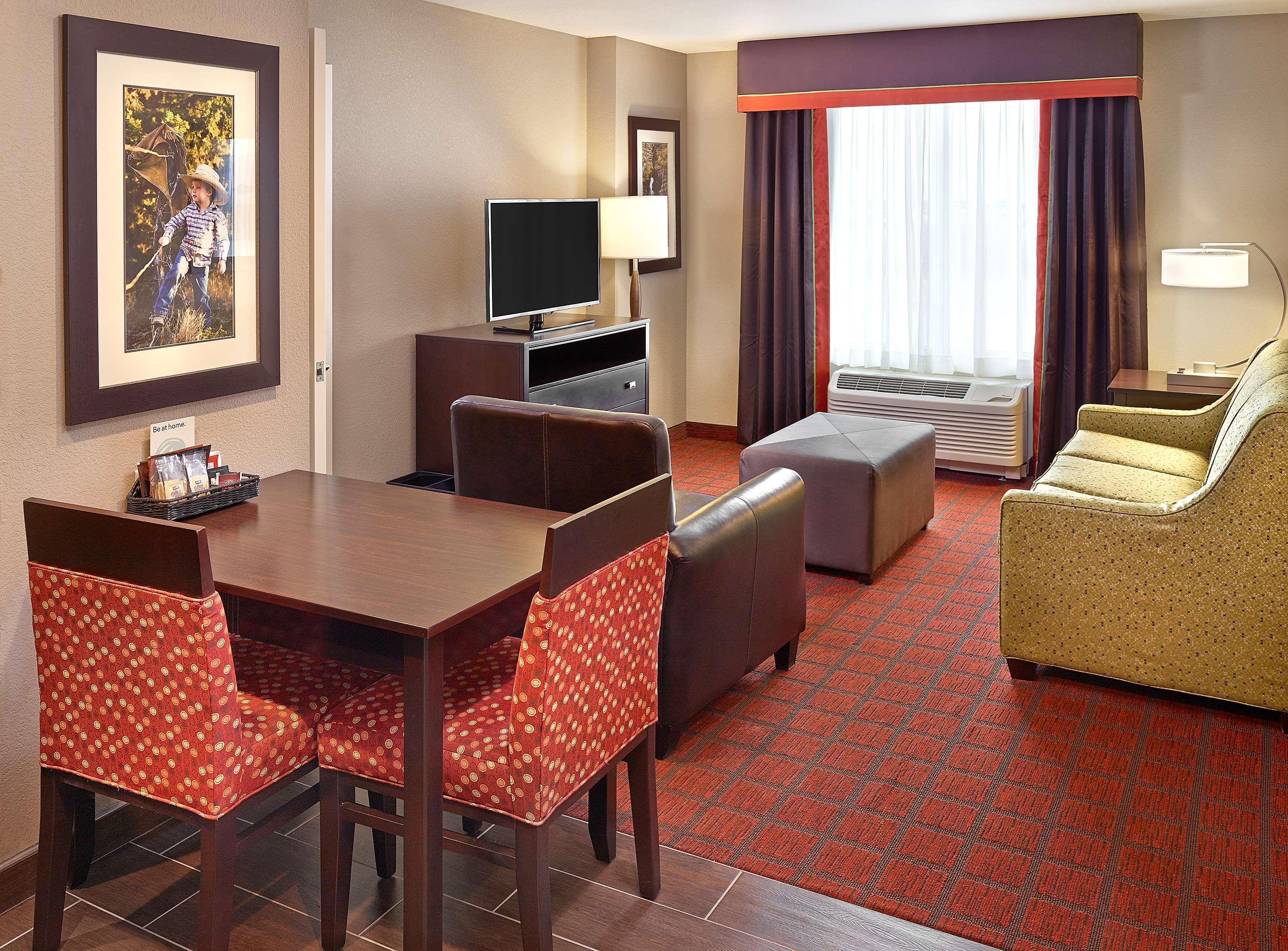 Homewood Suites Calgary Airport Bagian luar foto