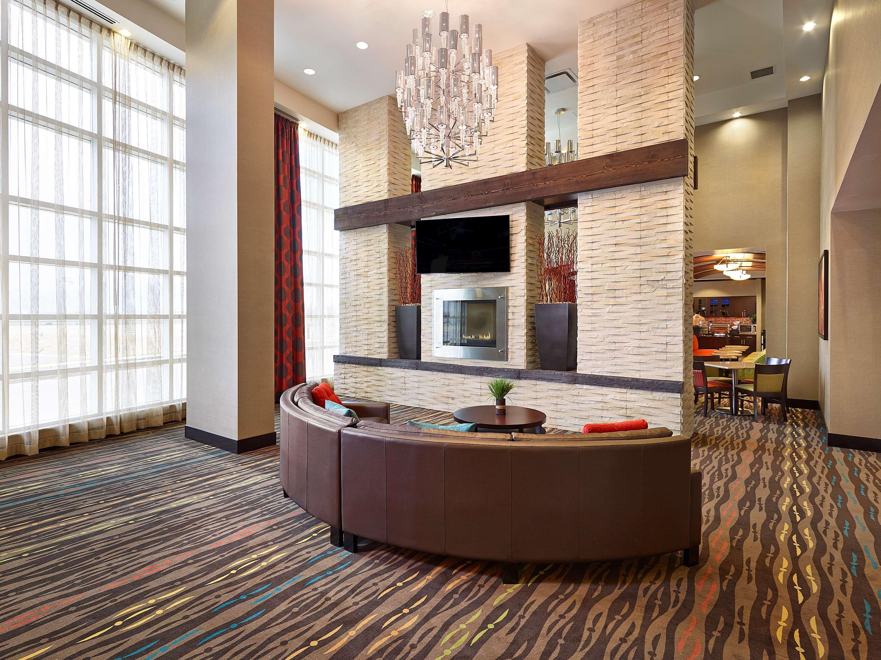 Homewood Suites Calgary Airport Bagian luar foto