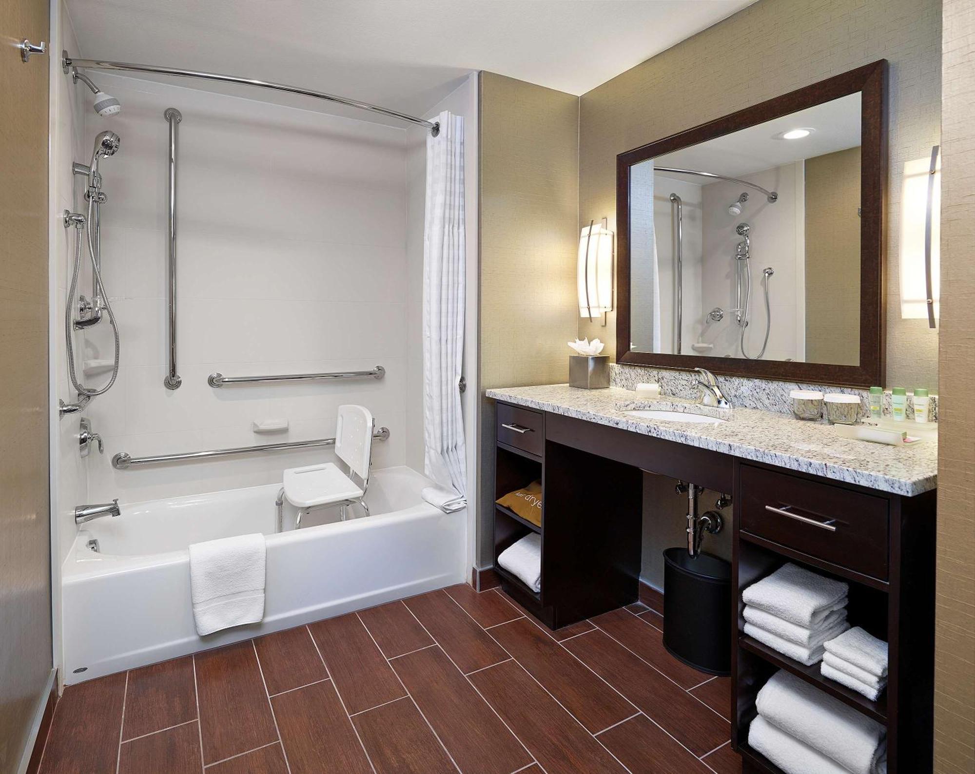 Homewood Suites Calgary Airport Bagian luar foto