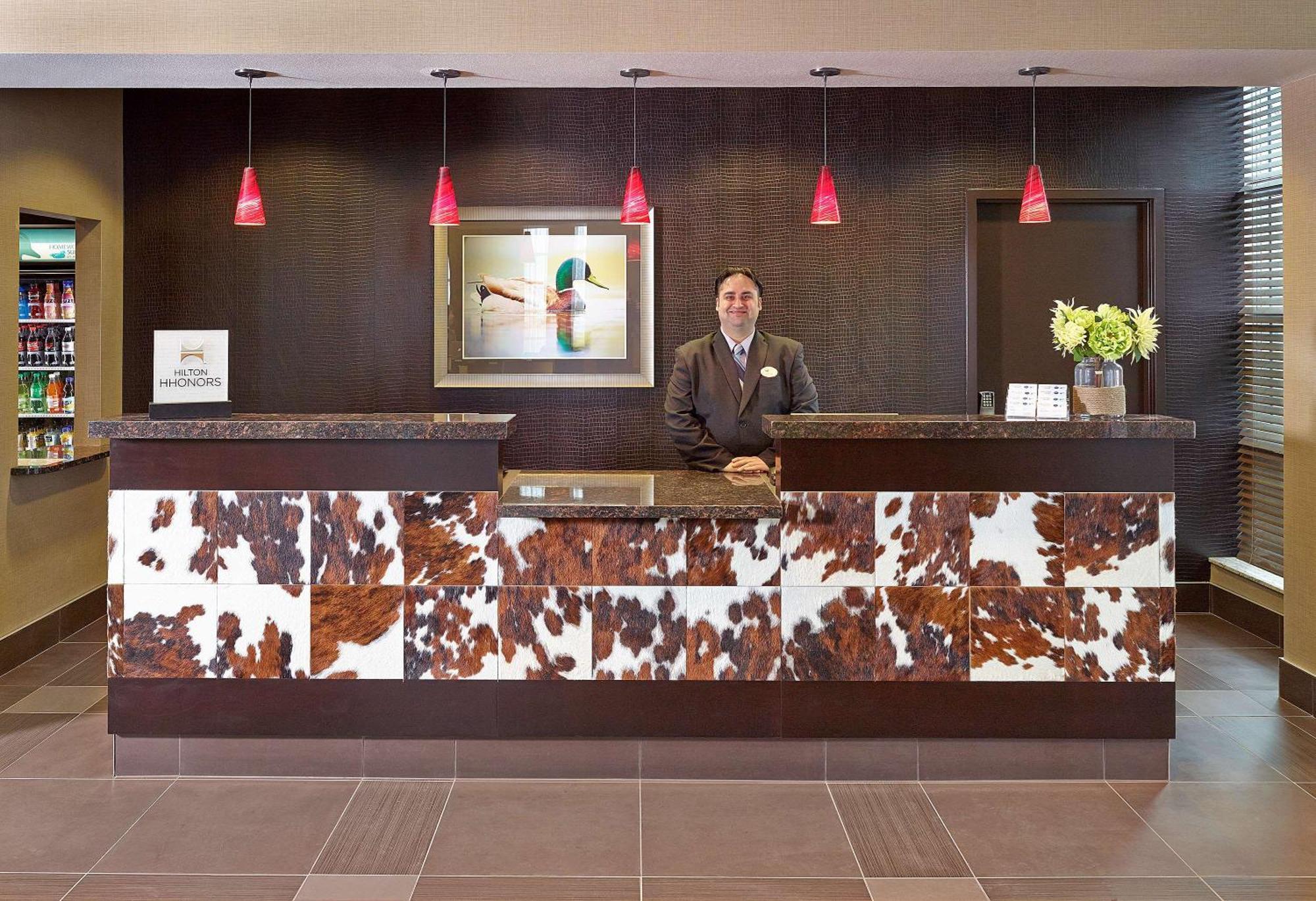 Homewood Suites Calgary Airport Bagian luar foto